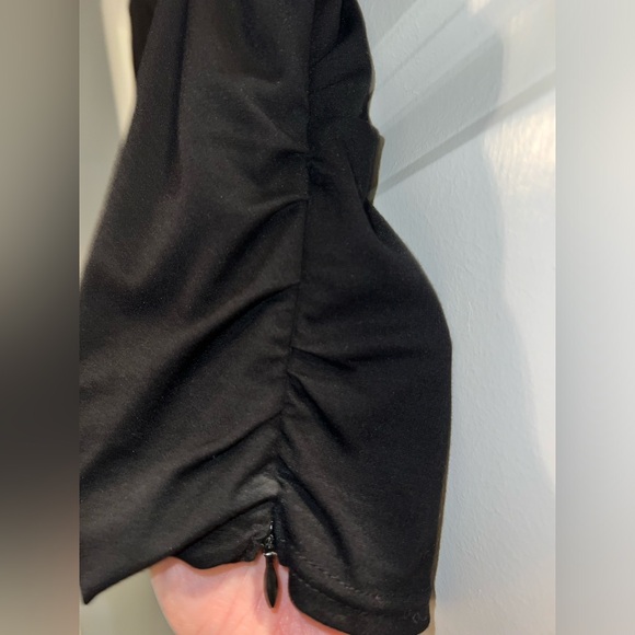 ‘Better Be’ Black floral set large honestly fits like medium/almost small. - Picture 6 of 15